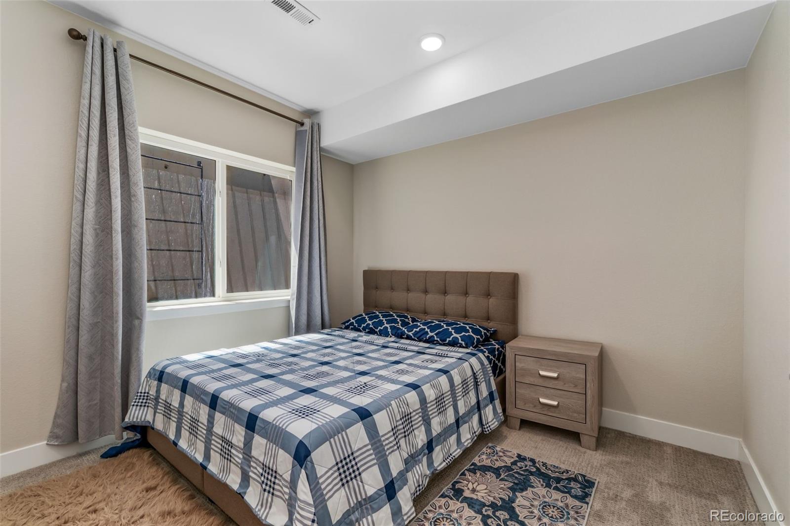 MLS Image #15 for 23933 e 39th avenue,aurora, Colorado