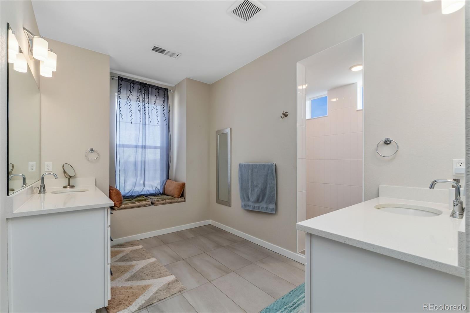 MLS Image #22 for 23933 e 39th avenue,aurora, Colorado
