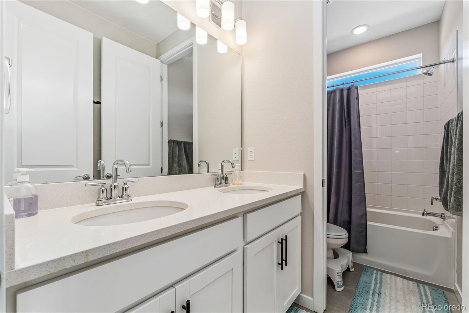 MLS Image #28 for 23933 e 39th avenue,aurora, Colorado