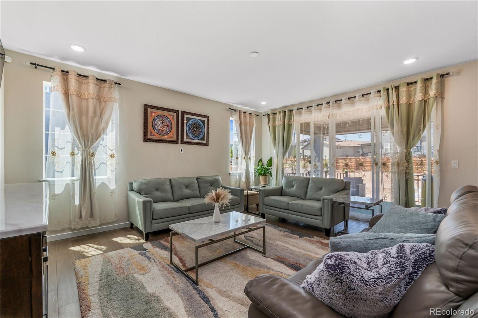 MLS Image #6 for 23933 e 39th avenue,aurora, Colorado