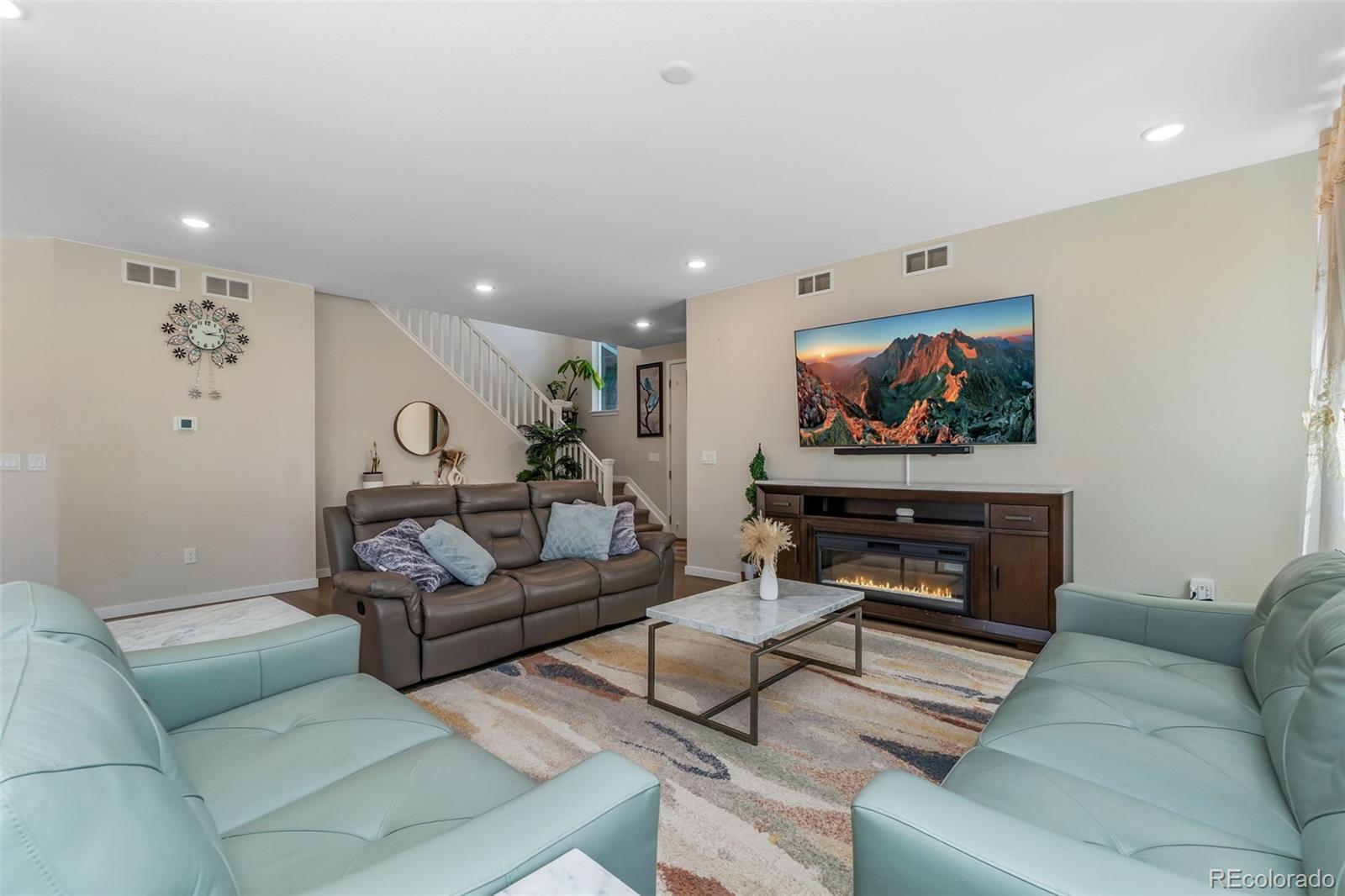 MLS Image #7 for 23933 e 39th avenue,aurora, Colorado
