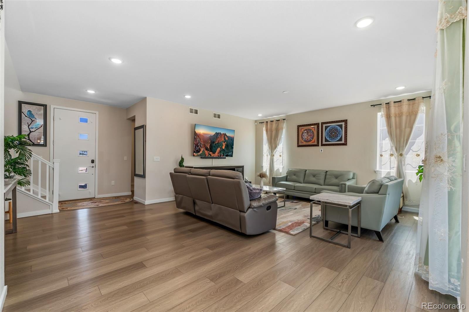 MLS Image #8 for 23933 e 39th avenue,aurora, Colorado