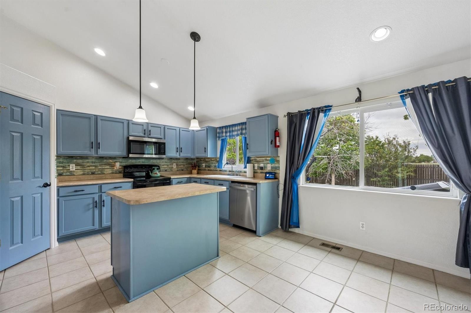 MLS Image #5 for 11470  kenton street,commerce city, Colorado