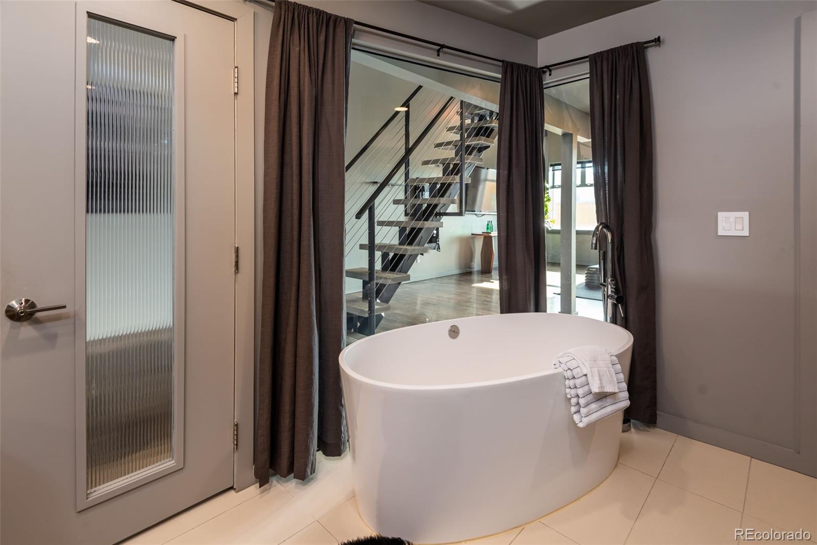 MLS Image #14 for 919  santa fe drive,denver, Colorado