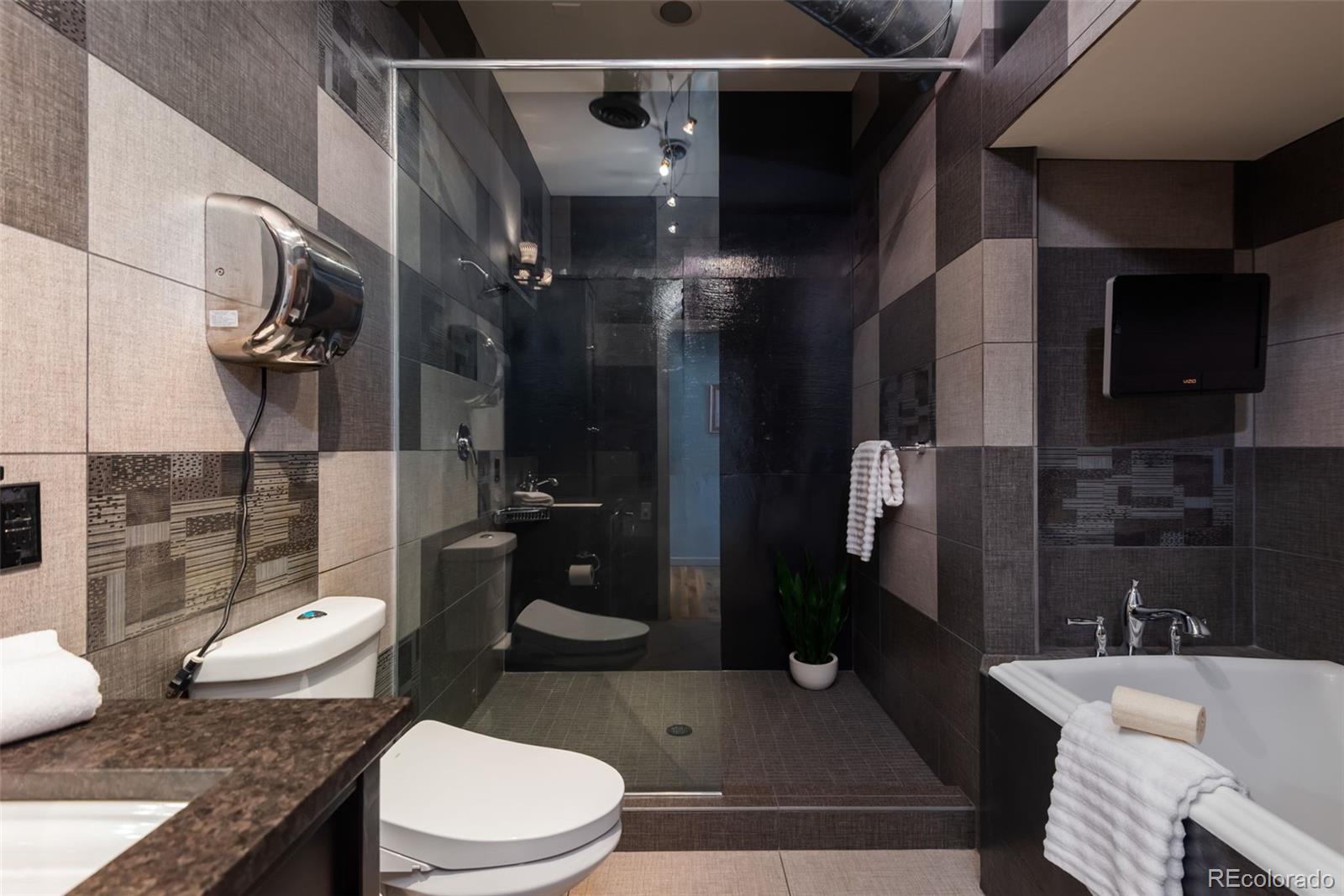 MLS Image #36 for 919  santa fe drive,denver, Colorado