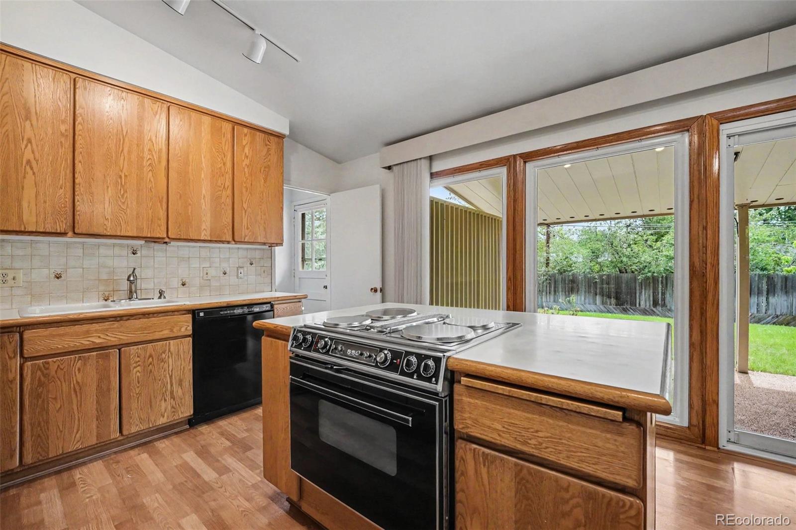 MLS Image #11 for 748 w larigo avenue,littleton, Colorado