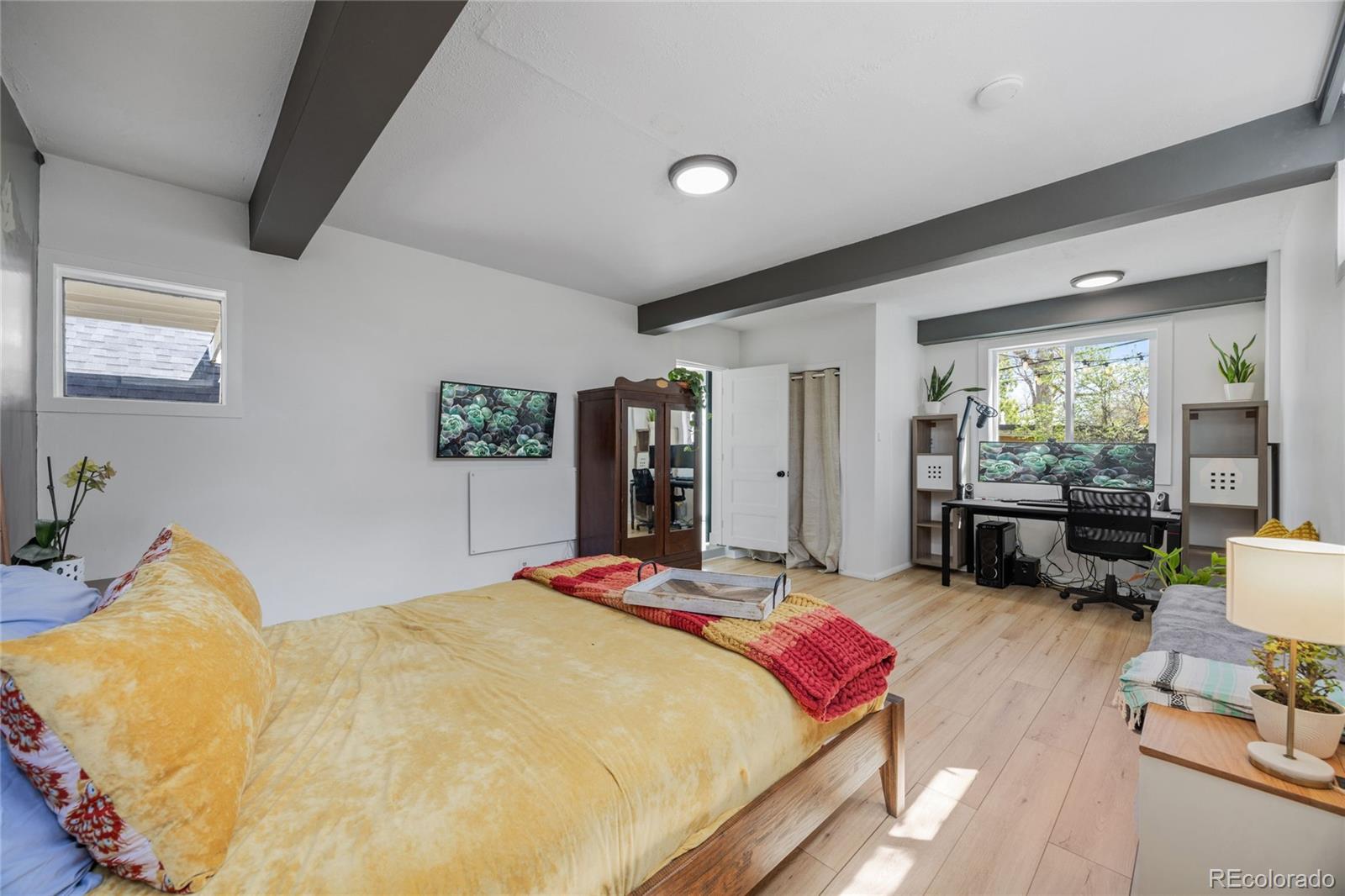 MLS Image #11 for 1380 s dahlia street,denver, Colorado