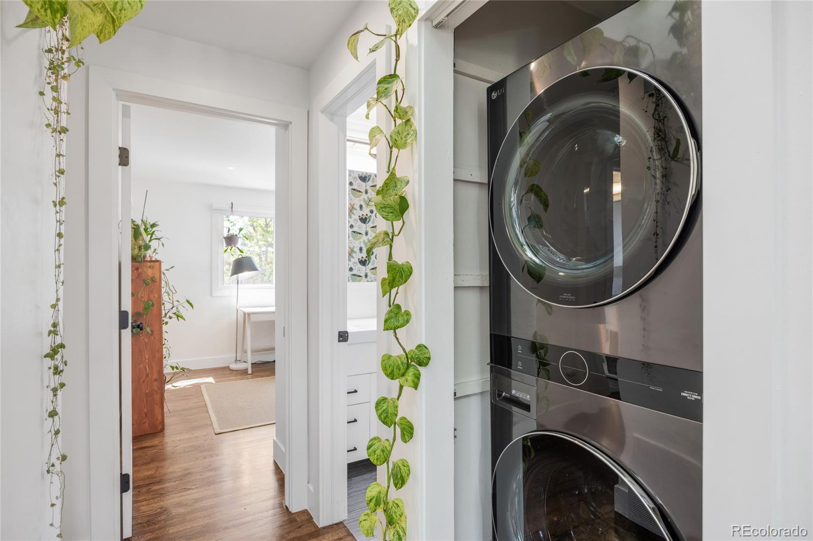 MLS Image #15 for 1380 s dahlia street,denver, Colorado