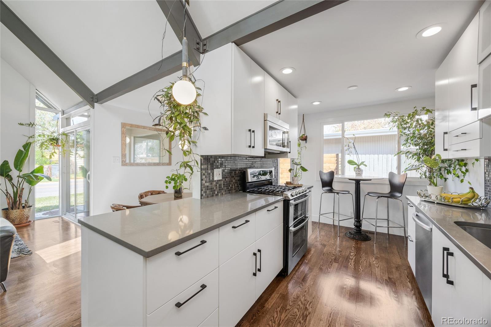 MLS Image #4 for 1380 s dahlia street,denver, Colorado