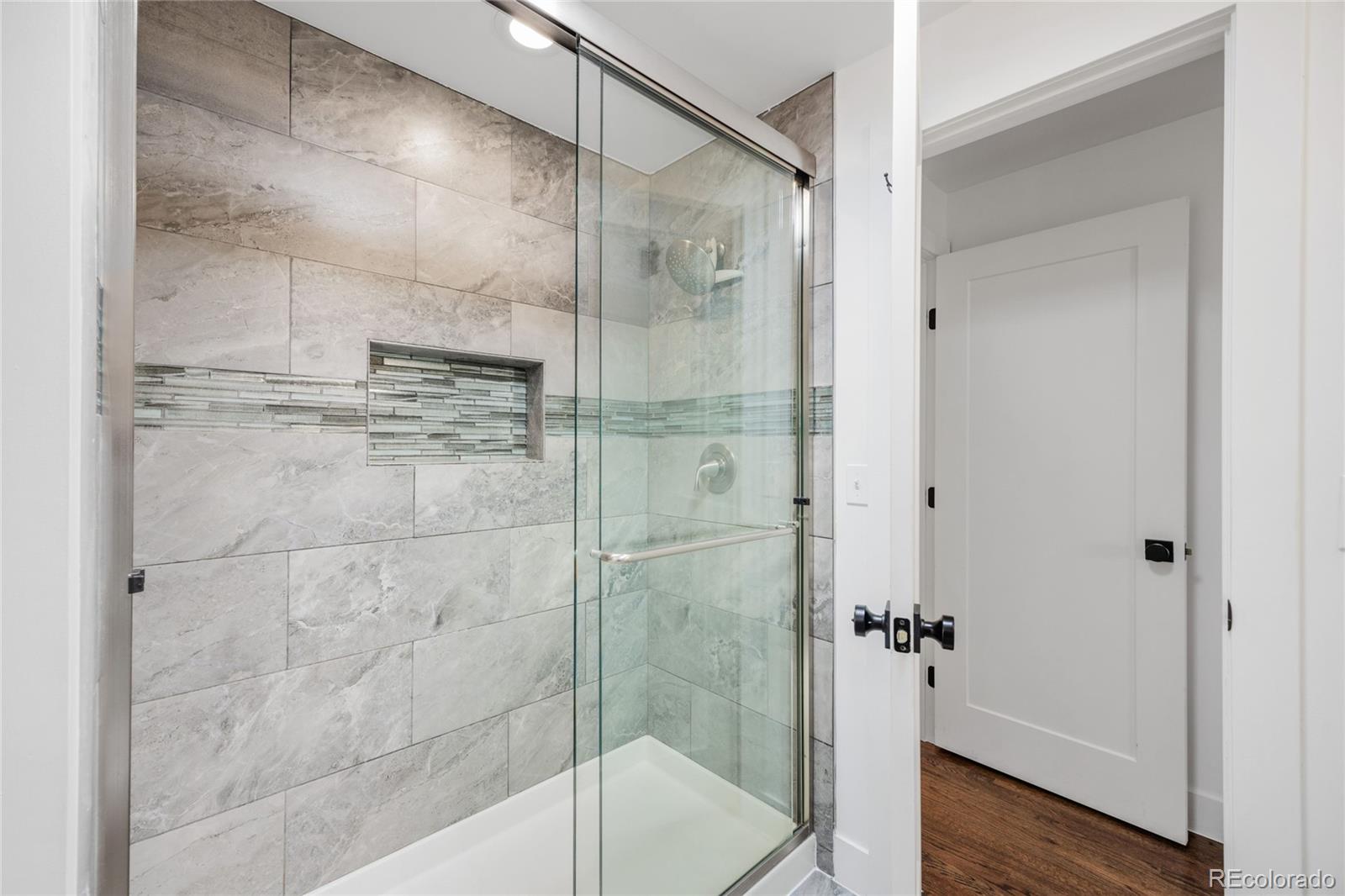 MLS Image #8 for 1380 s dahlia street,denver, Colorado