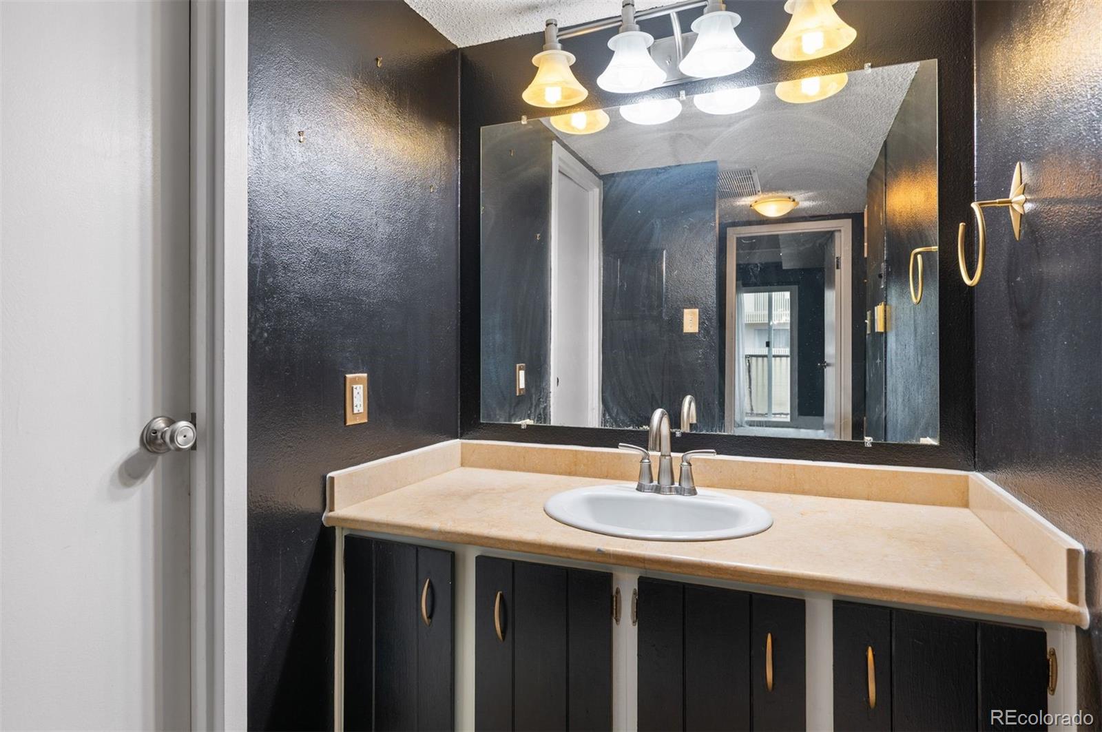 MLS Image #14 for 8060 e girard avenue 913,denver, Colorado