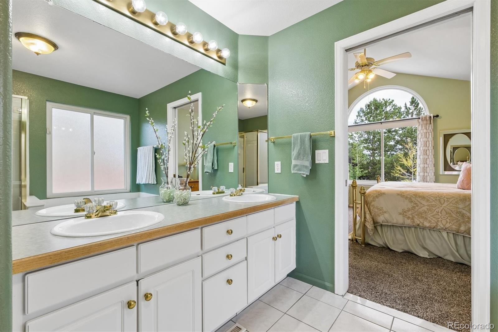 MLS Image #18 for 12706  home farm drive,denver, Colorado
