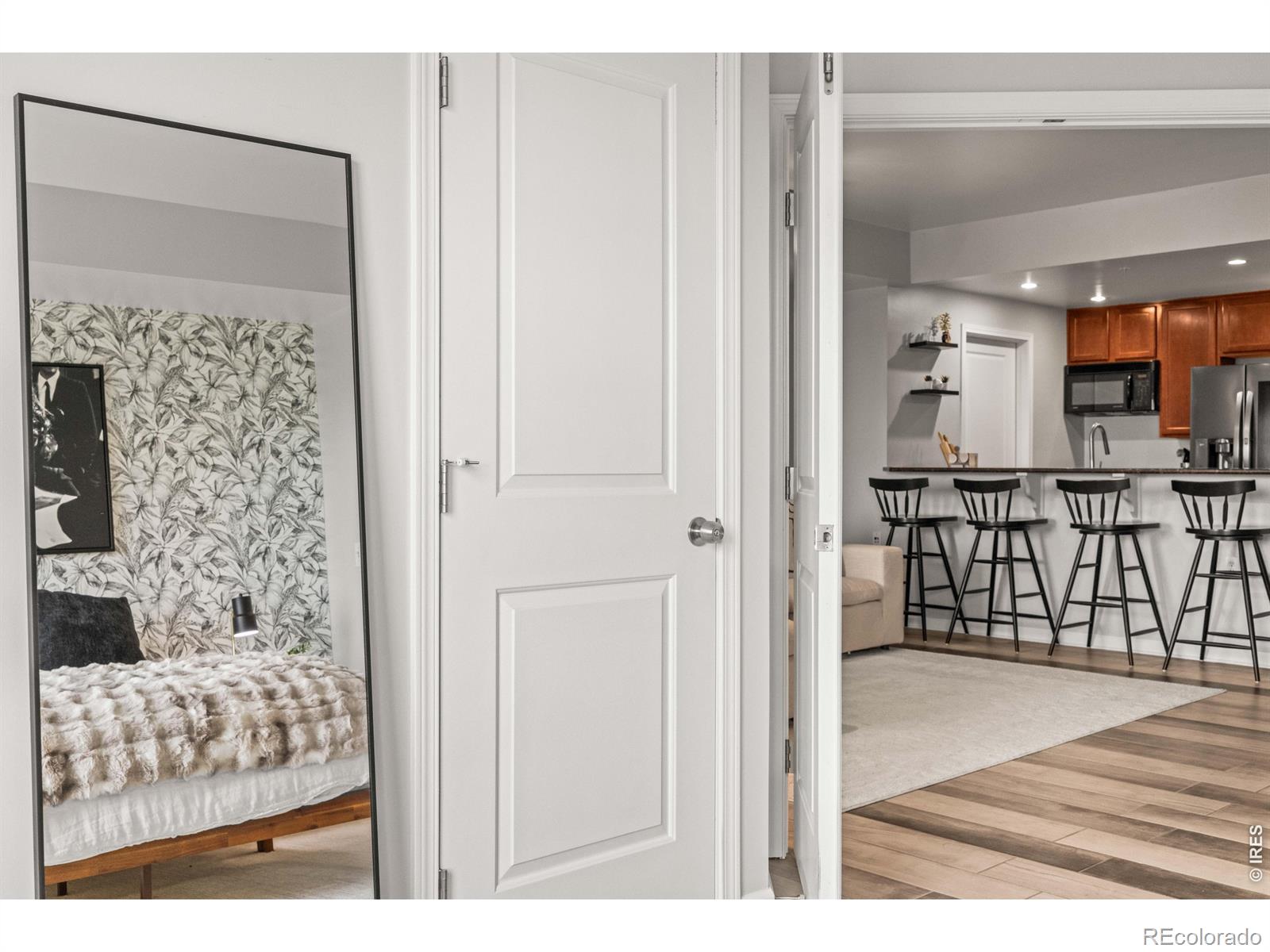 MLS Image #15 for 975 n lincoln street,denver, Colorado