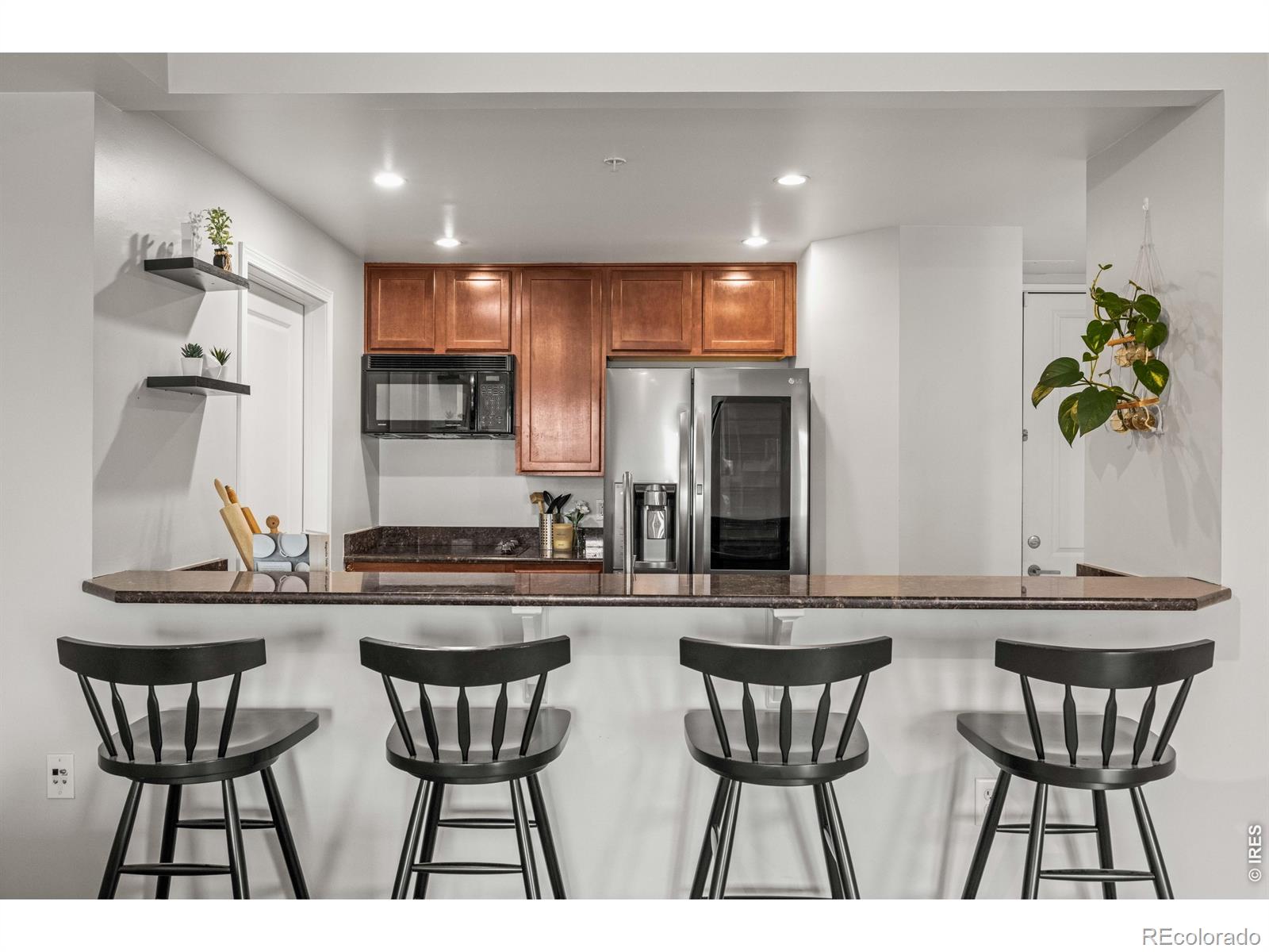 MLS Image #9 for 975 n lincoln street,denver, Colorado