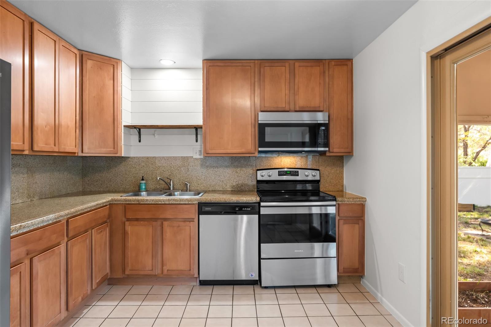 MLS Image #10 for 3266 s helena street,aurora, Colorado