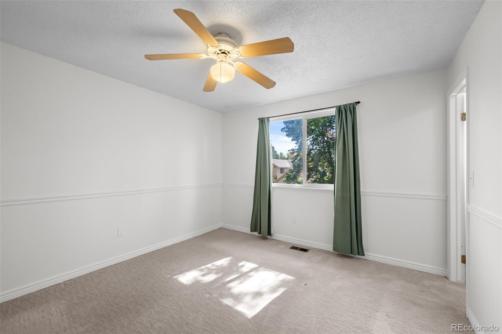 MLS Image #17 for 3266 s helena street,aurora, Colorado