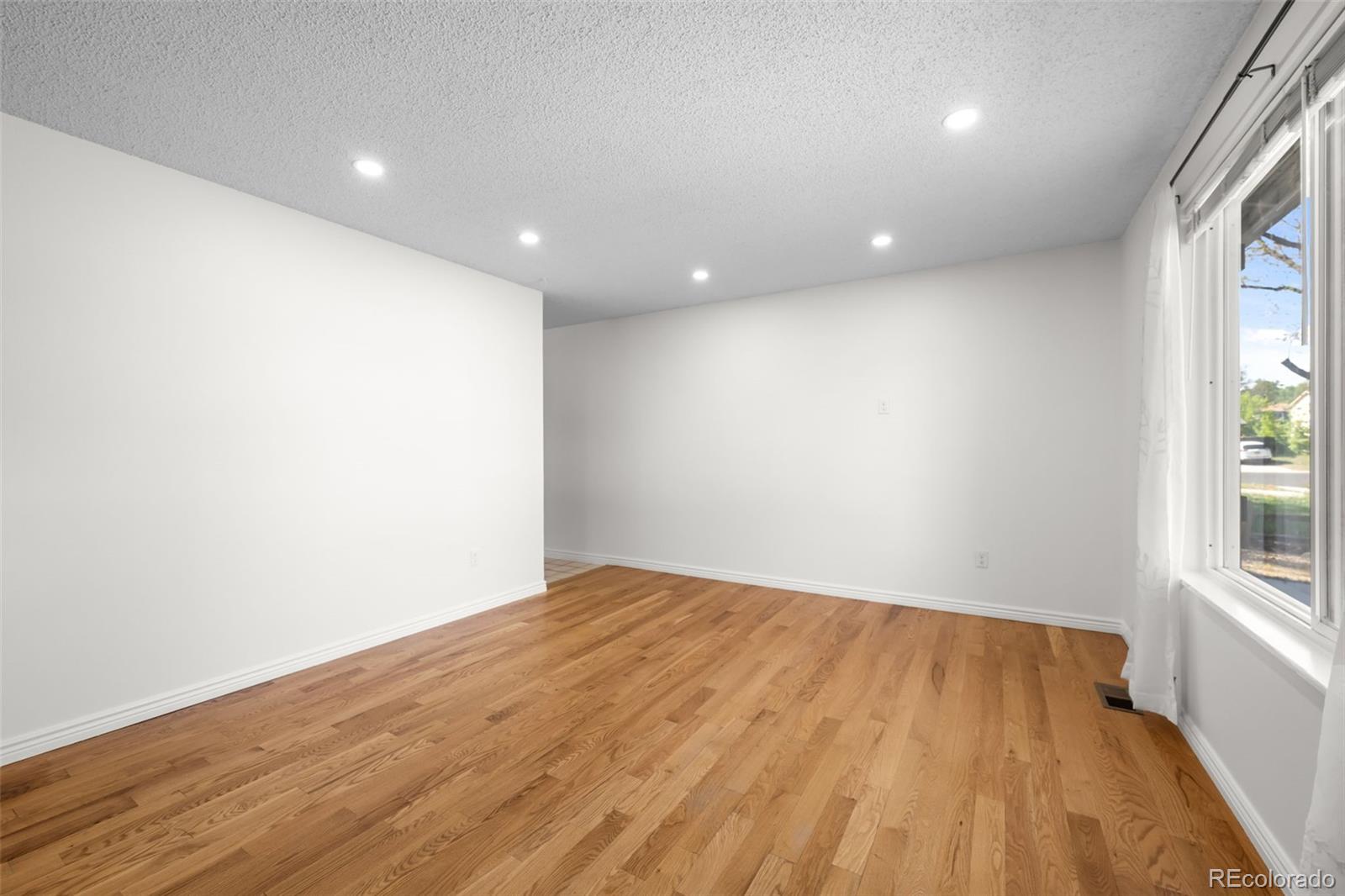 MLS Image #6 for 3266 s helena street,aurora, Colorado