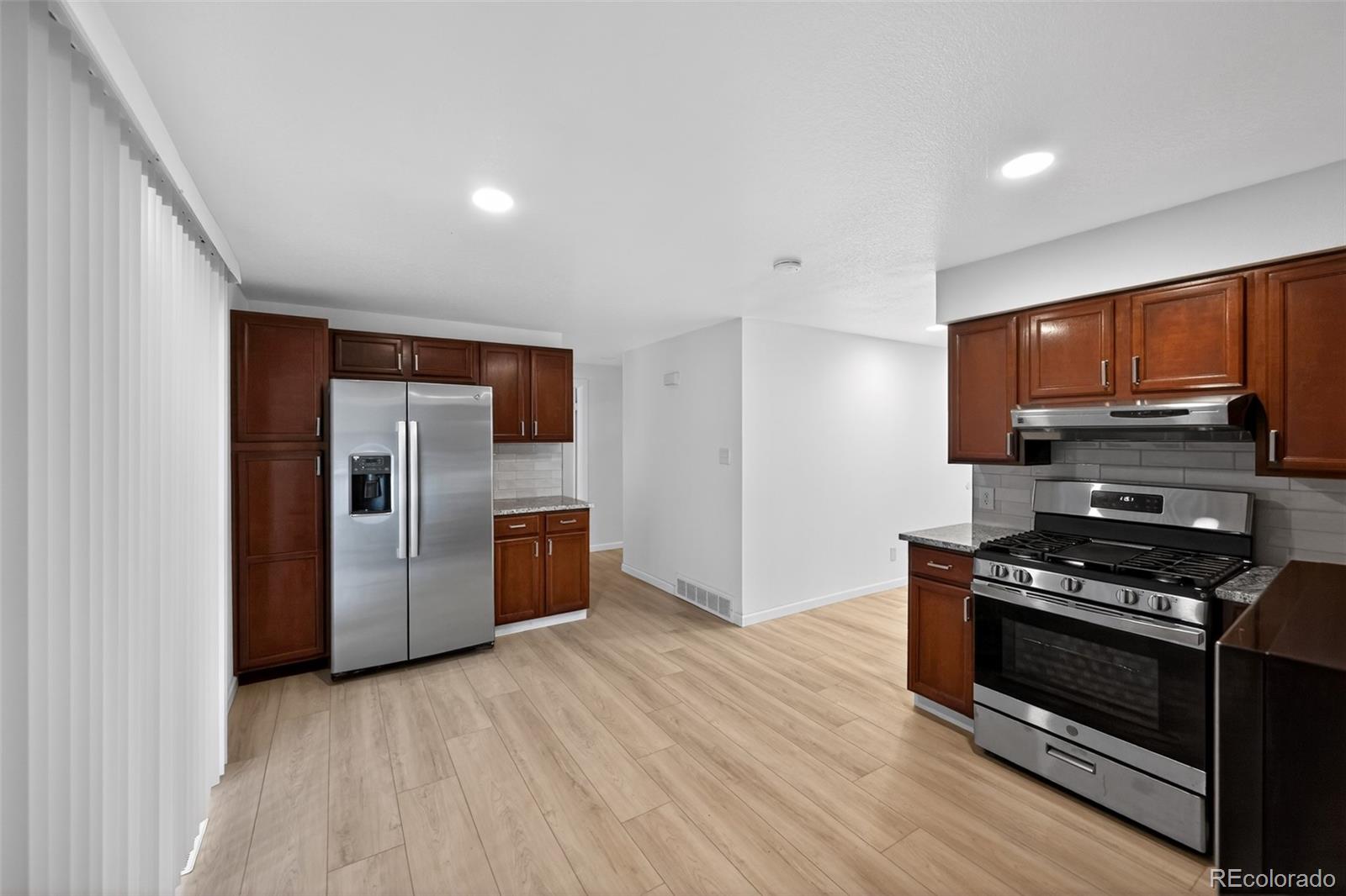 MLS Image #2 for 941 s ironton street,aurora, Colorado
