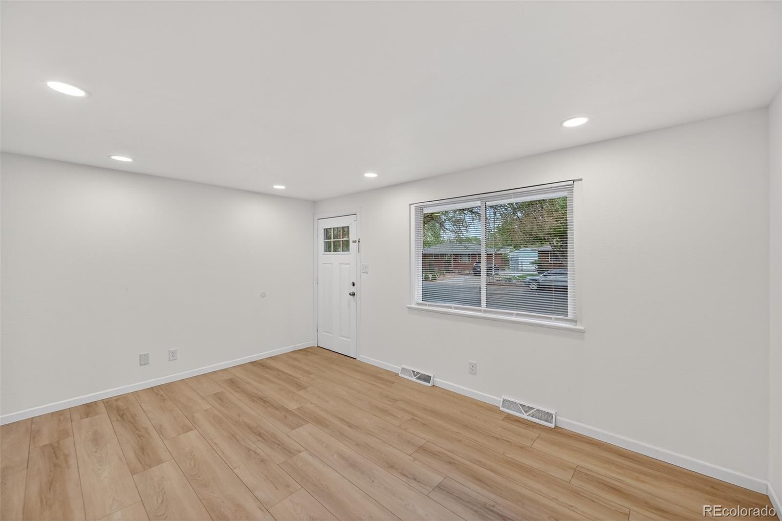 MLS Image #7 for 941 s ironton street,aurora, Colorado