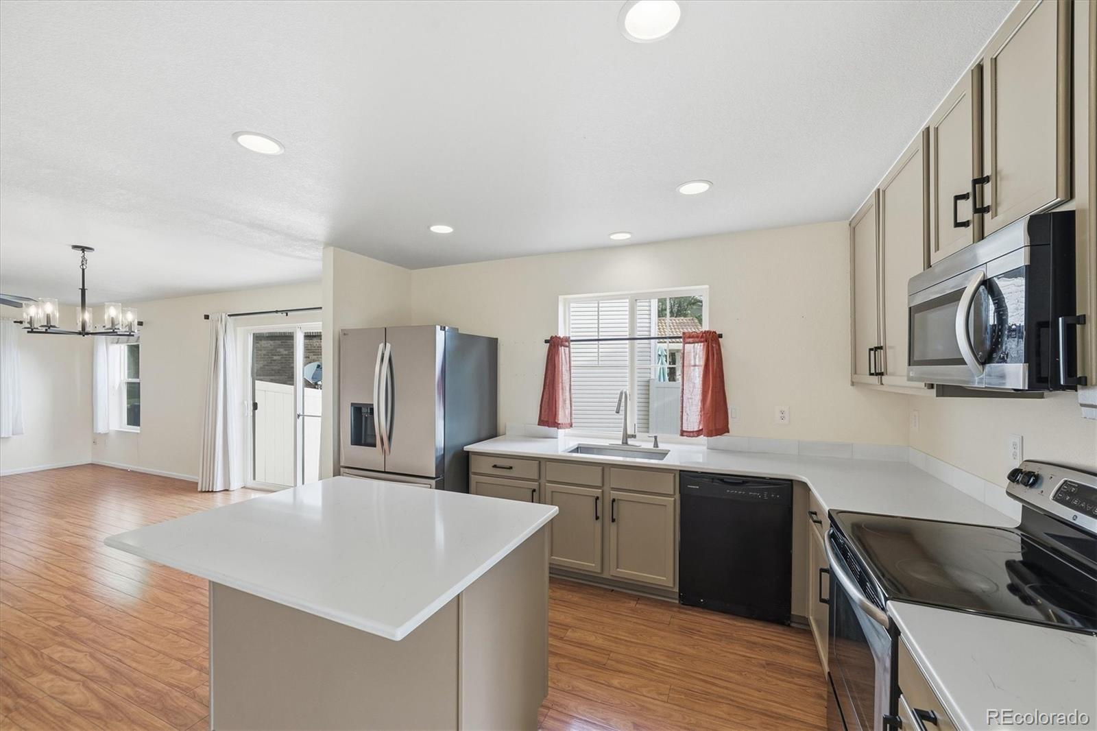 MLS Image #3 for 3925  kenwood circle,johnstown, Colorado