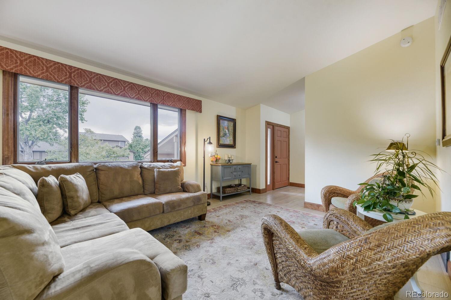 MLS Image #3 for 2596 s joliet court,aurora, Colorado