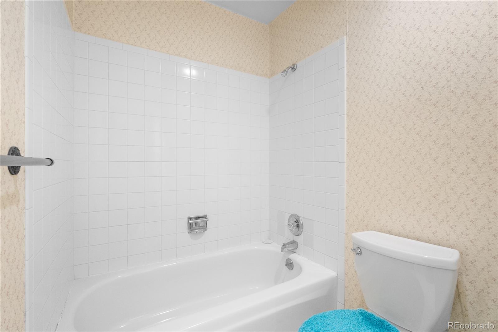 MLS Image #11 for 2647 s linden court,denver, Colorado