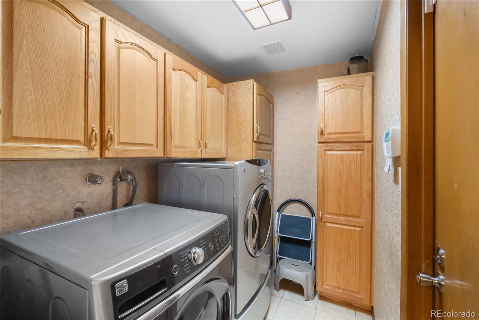 MLS Image #21 for 2647 s linden court,denver, Colorado