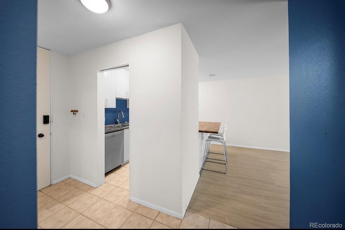 MLS Image #5 for 2500 s york street 312,denver, Colorado