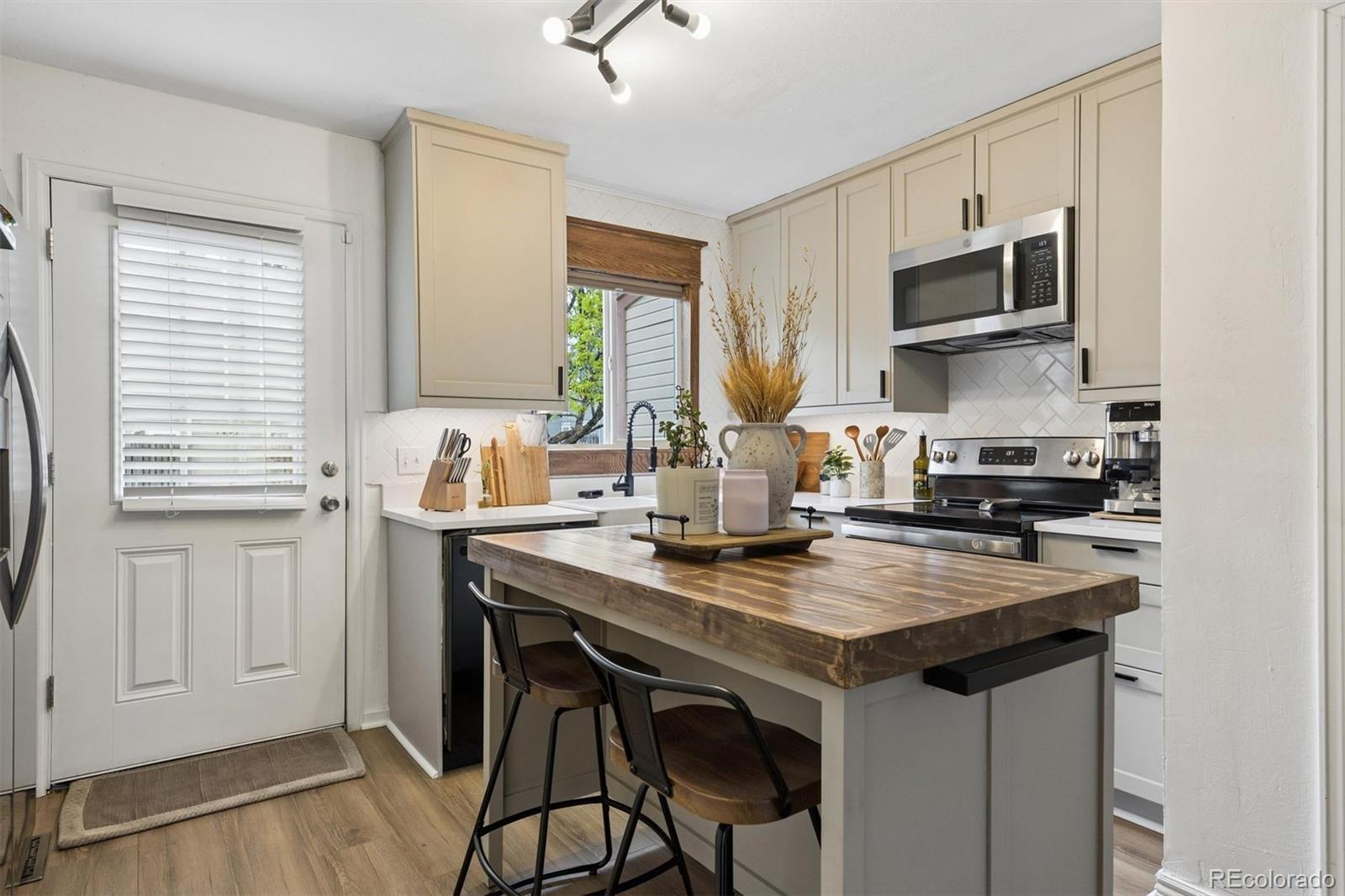 MLS Image #9 for 14201 e hawaii circle b,aurora, Colorado