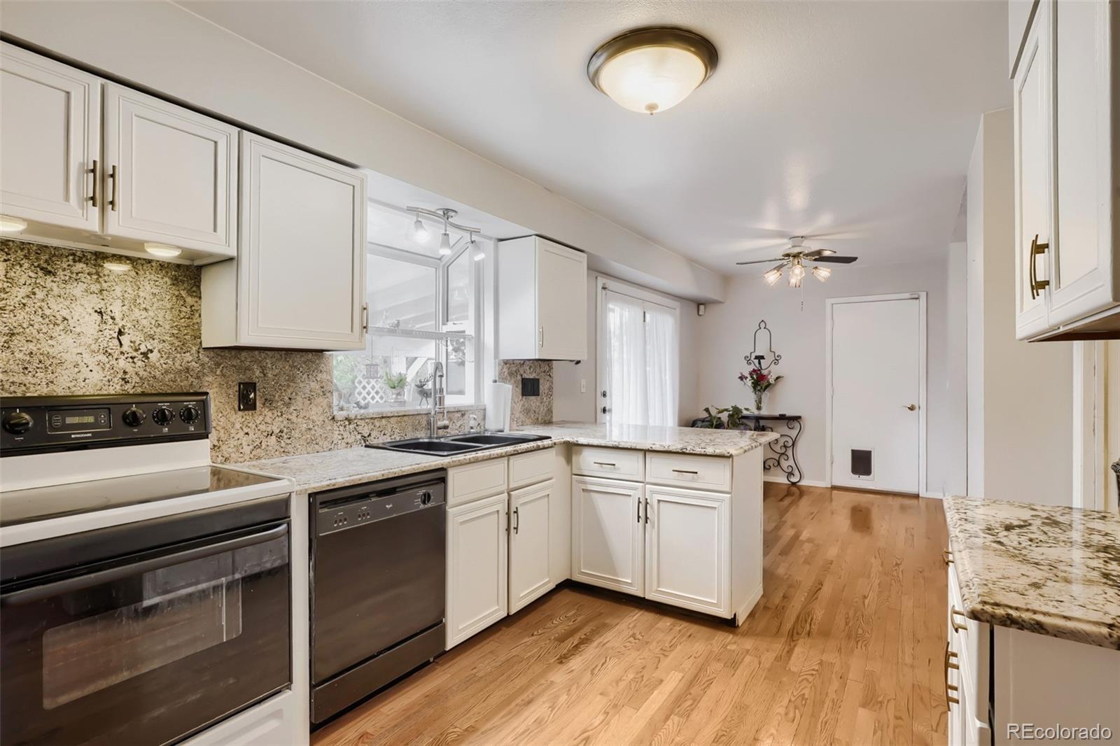 MLS Image #10 for 1545 s vaughn circle,aurora, Colorado