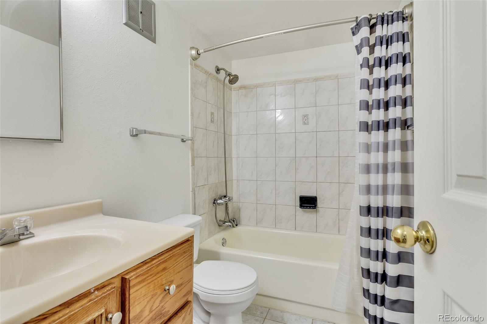 MLS Image #11 for 2471 s xanadu way,aurora, Colorado