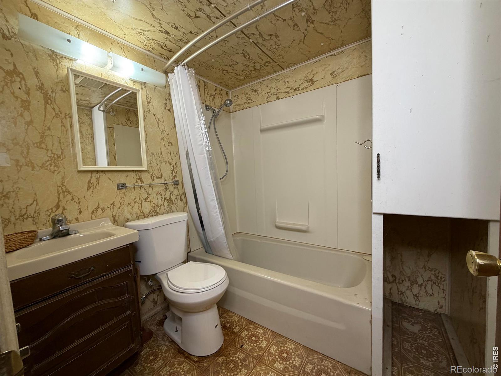 MLS Image #41 for 153  17th street,burlington, Colorado
