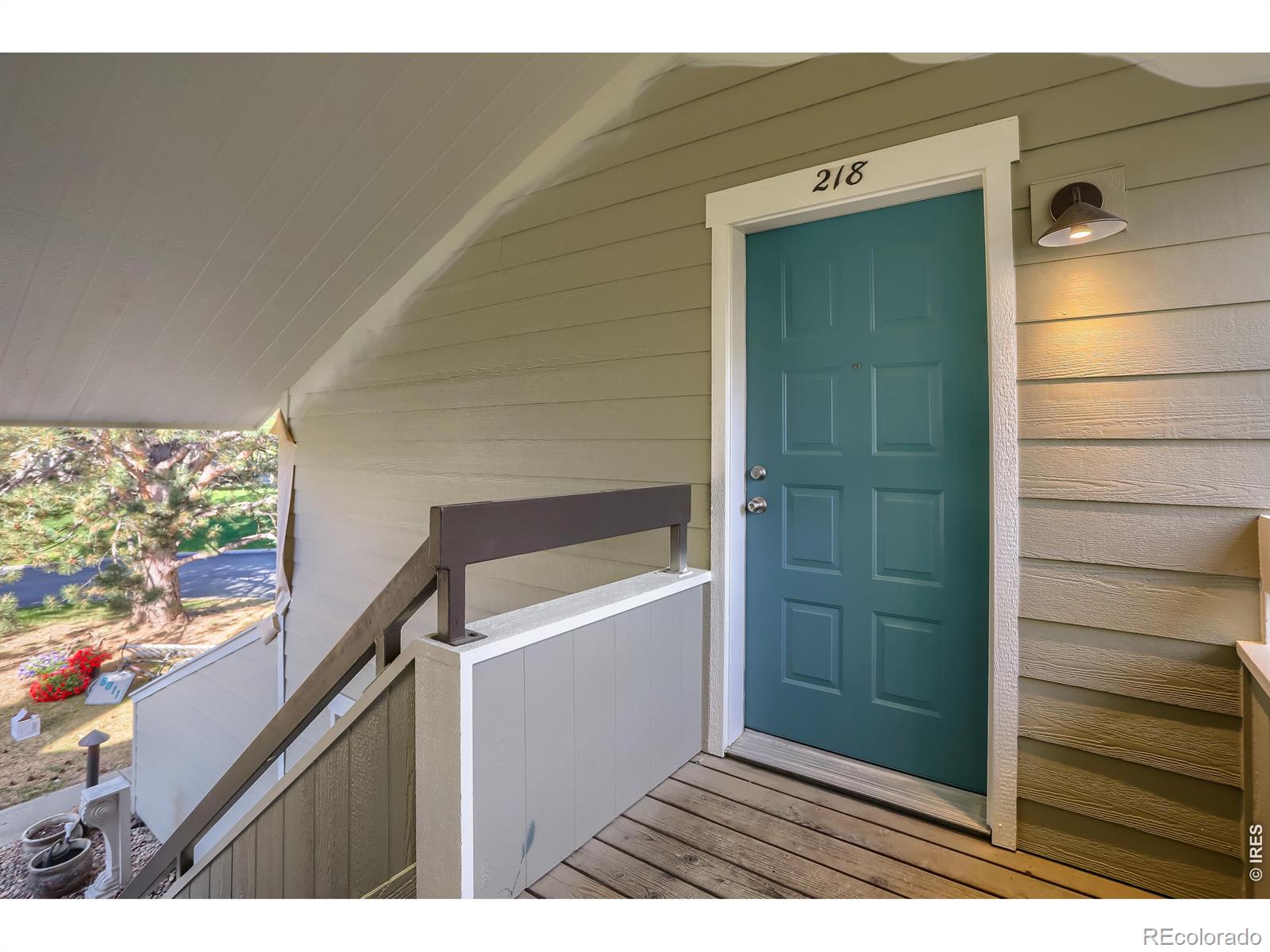MLS Image #2 for 8011  countryside park,niwot, Colorado