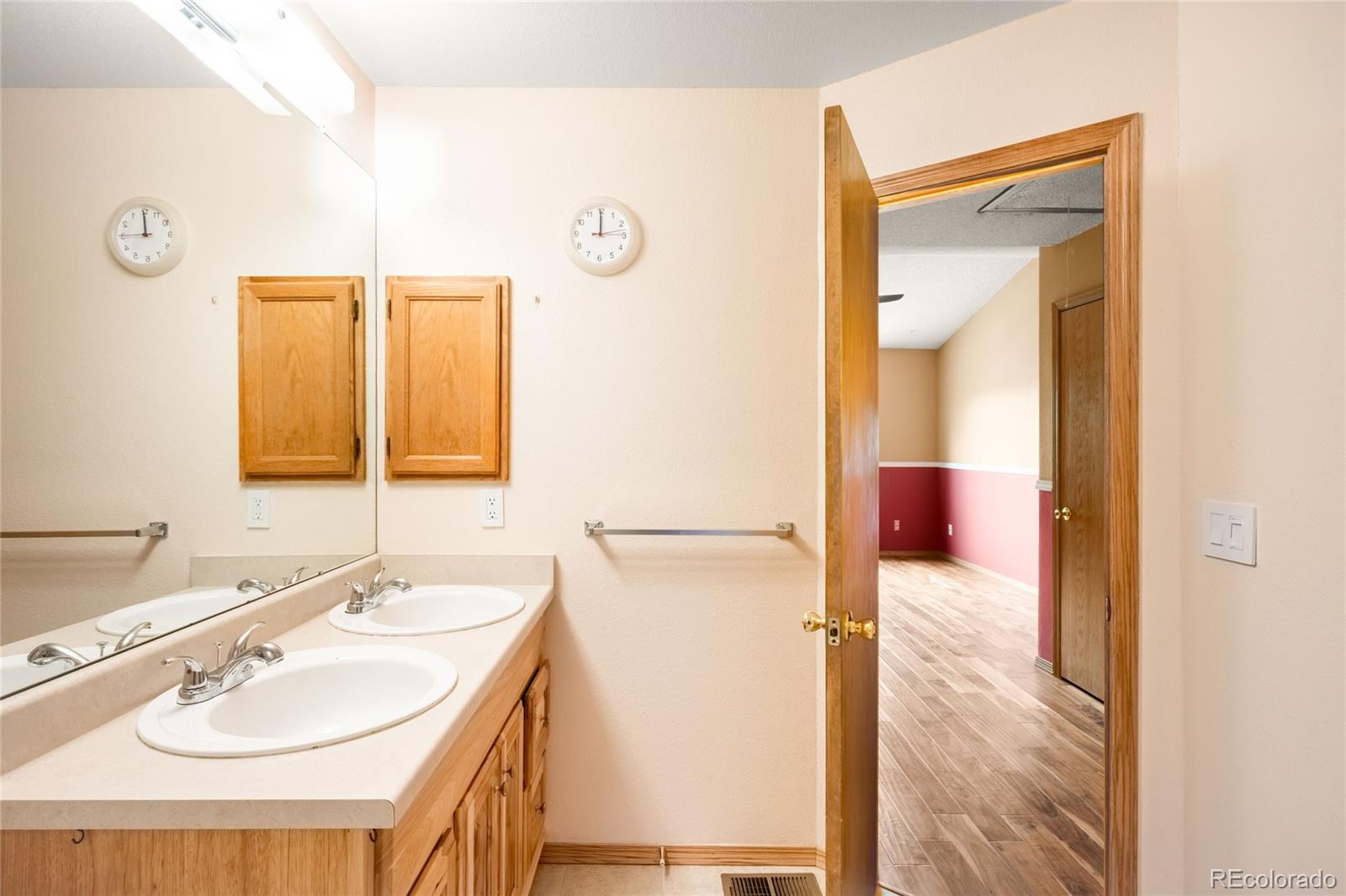 MLS Image #18 for 10418 w dartmouth avenue,lakewood, Colorado