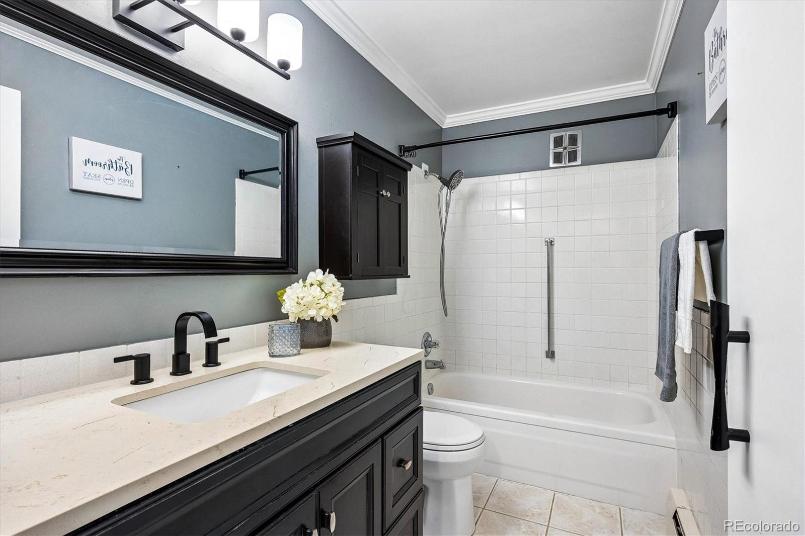 MLS Image #15 for 715 s clinton street,denver, Colorado