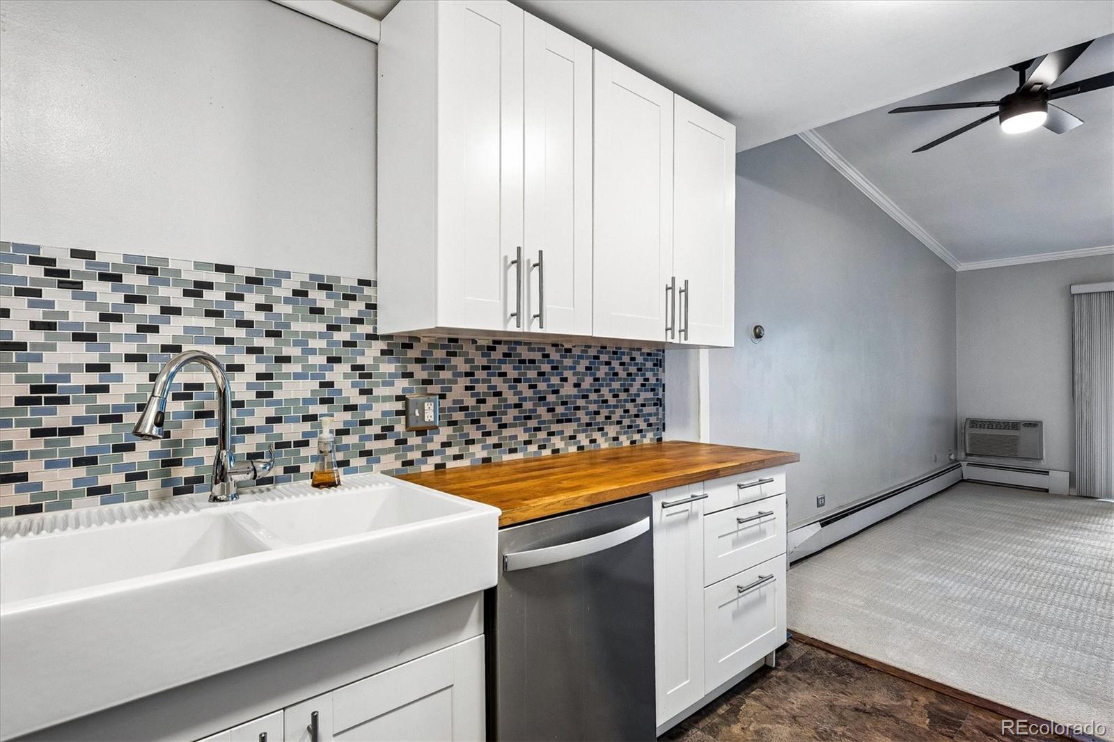 MLS Image #6 for 715 s clinton street,denver, Colorado