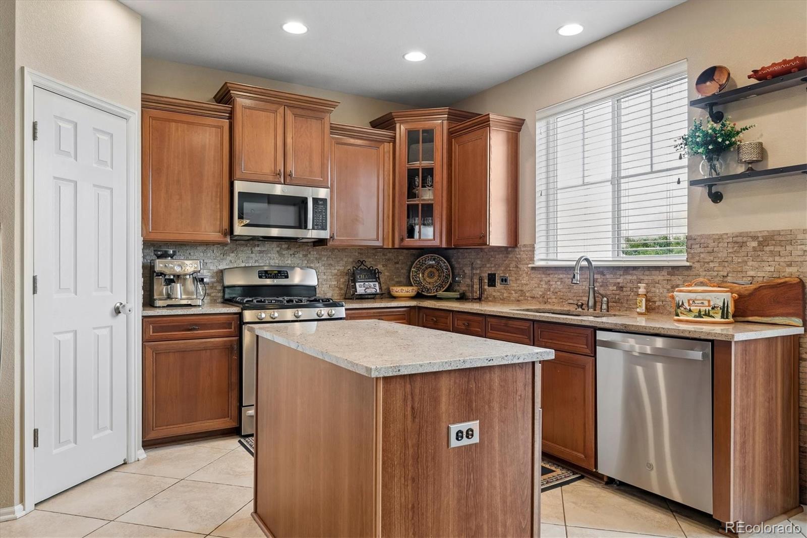 MLS Image #14 for 10242  greenfield circle,parker, Colorado