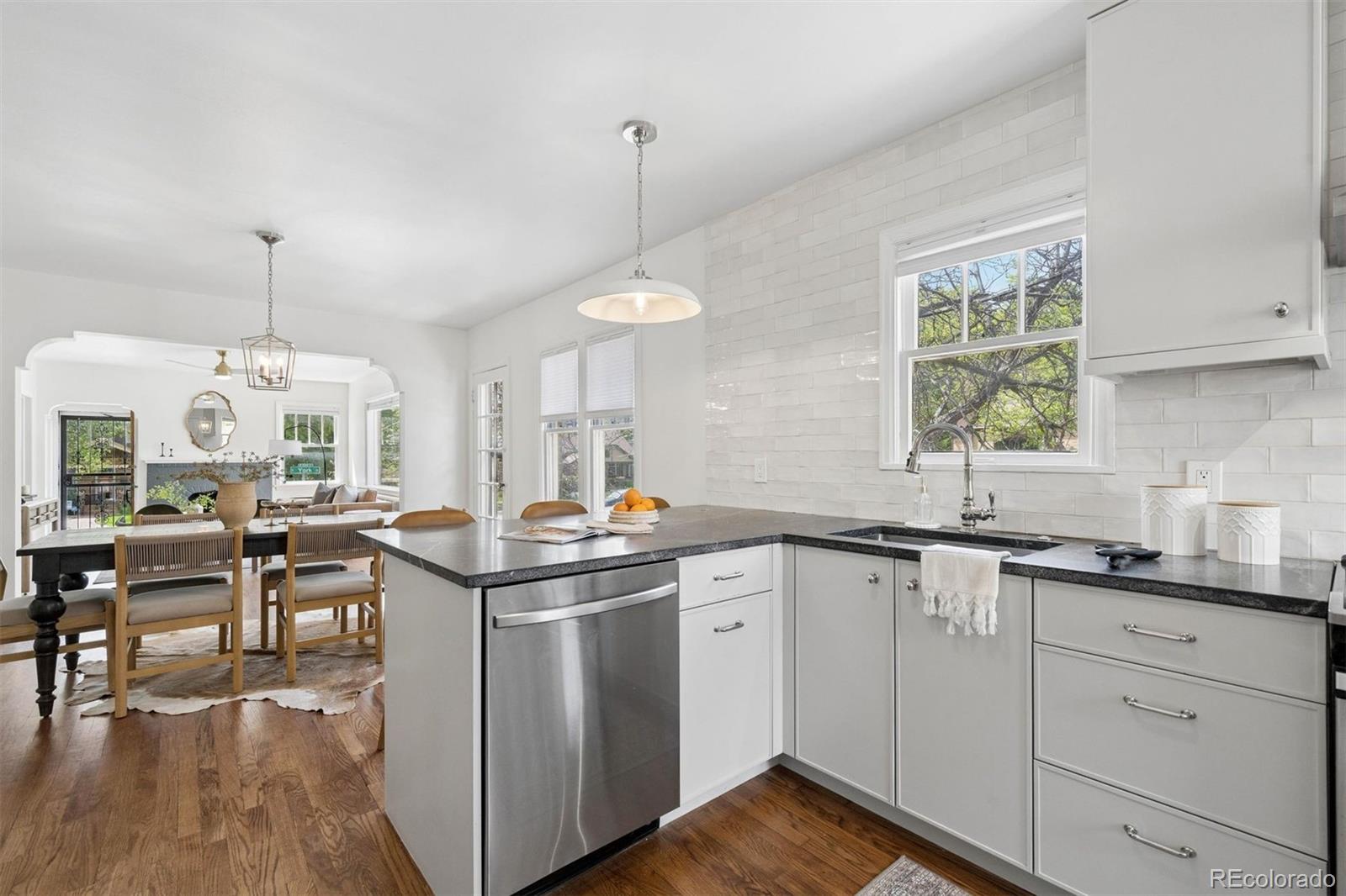 MLS Image #10 for 700 s york street,denver, Colorado