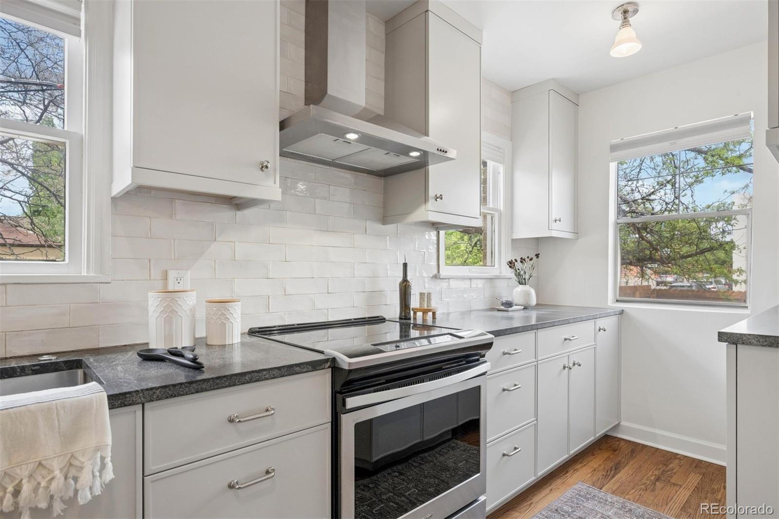 MLS Image #13 for 700 s york street,denver, Colorado