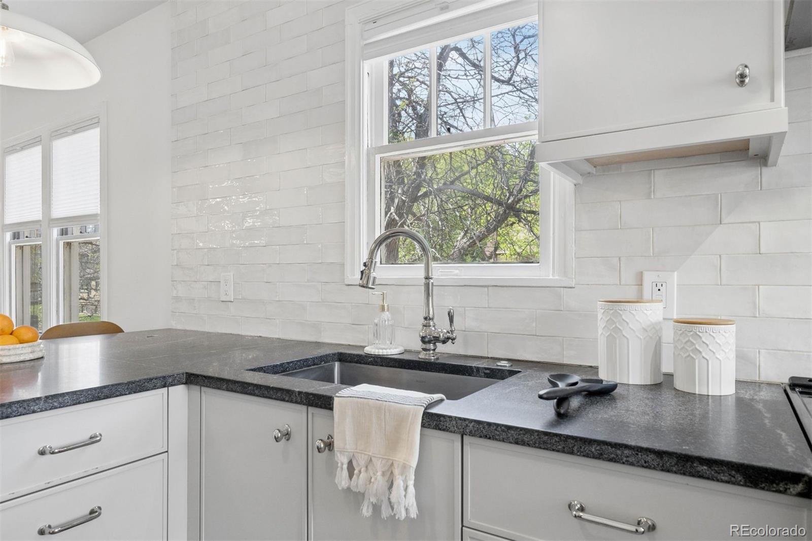 MLS Image #14 for 700 s york street,denver, Colorado