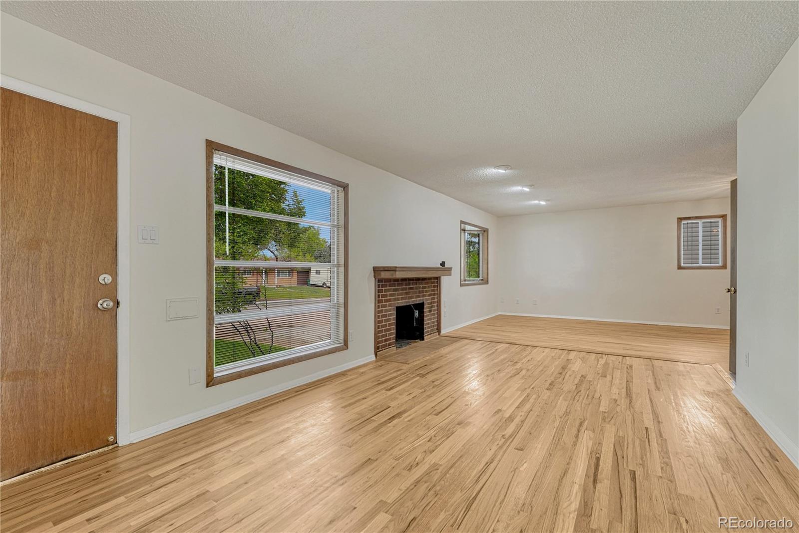 MLS Image #3 for 408  scranton street,aurora, Colorado