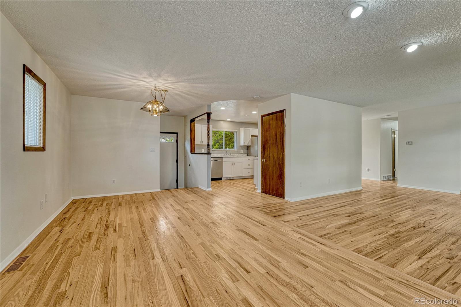 MLS Image #4 for 408  scranton street,aurora, Colorado
