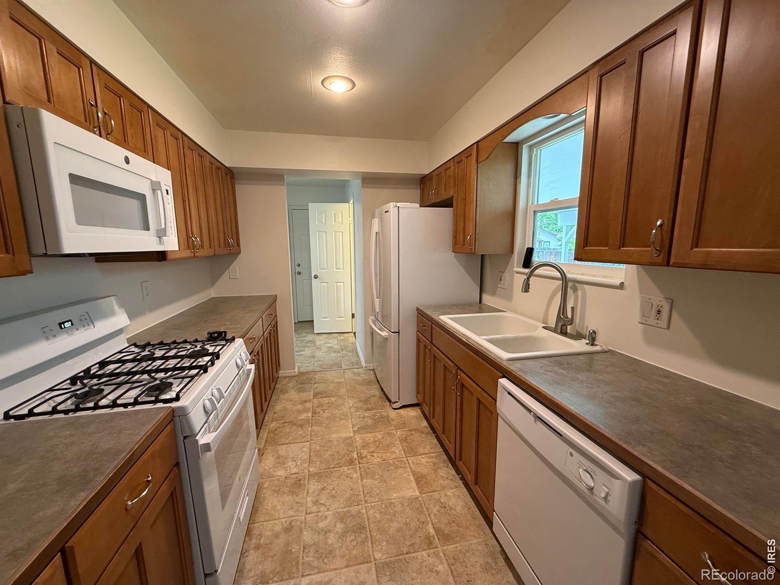 MLS Image #10 for 2065  bennington circle,fort collins, Colorado