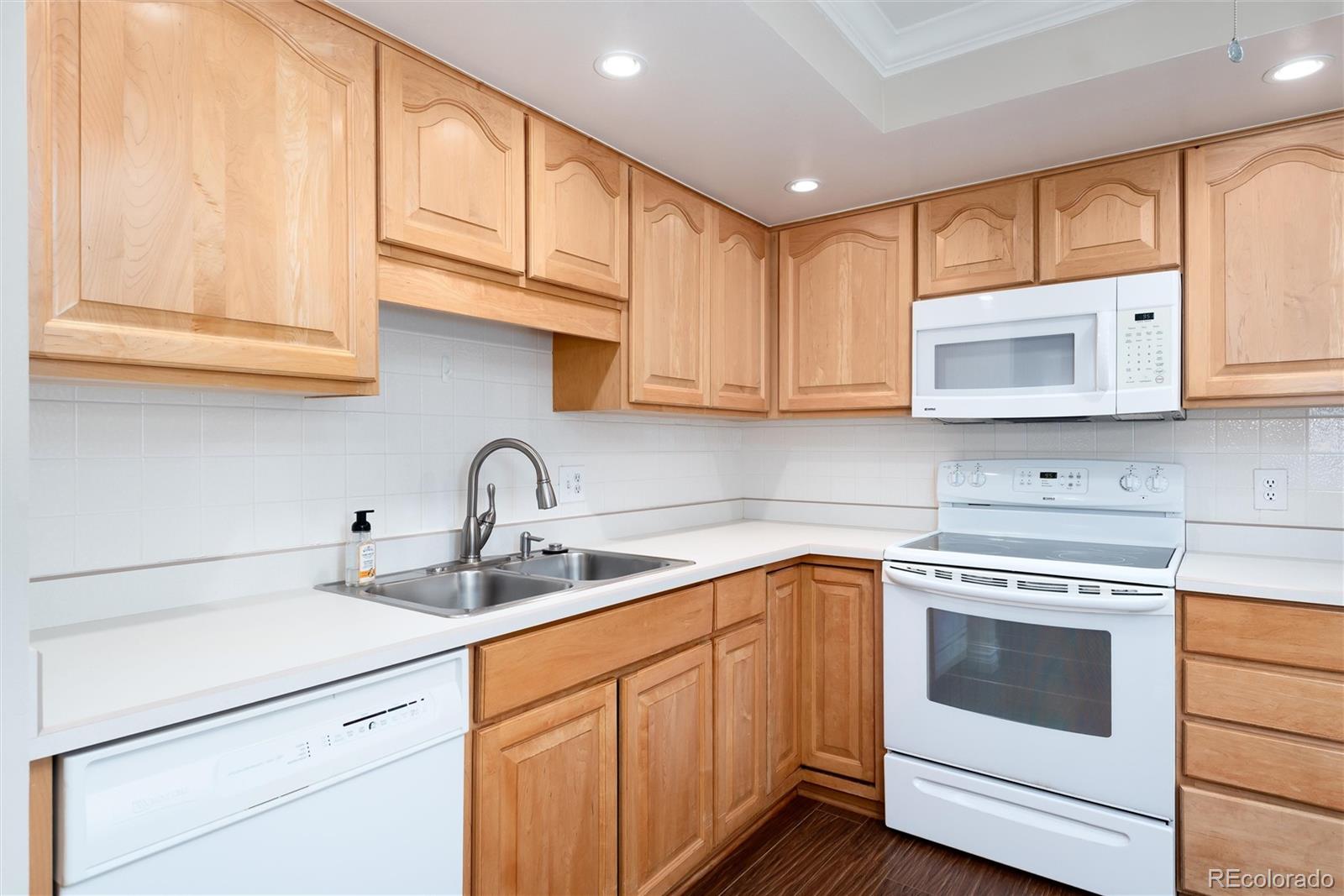 MLS Image #3 for 14300 e marina drive,aurora, Colorado