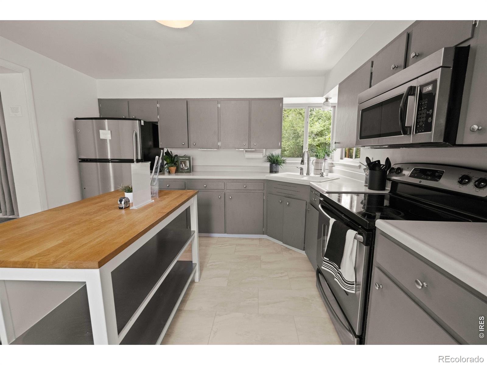 MLS Image #11 for 4645 e colorado avenue,denver, Colorado