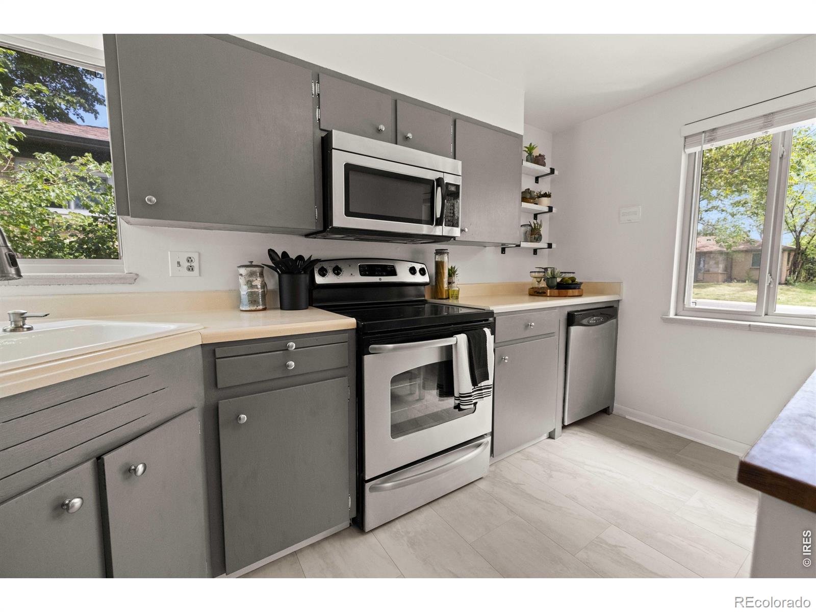 MLS Image #12 for 4645 e colorado avenue,denver, Colorado