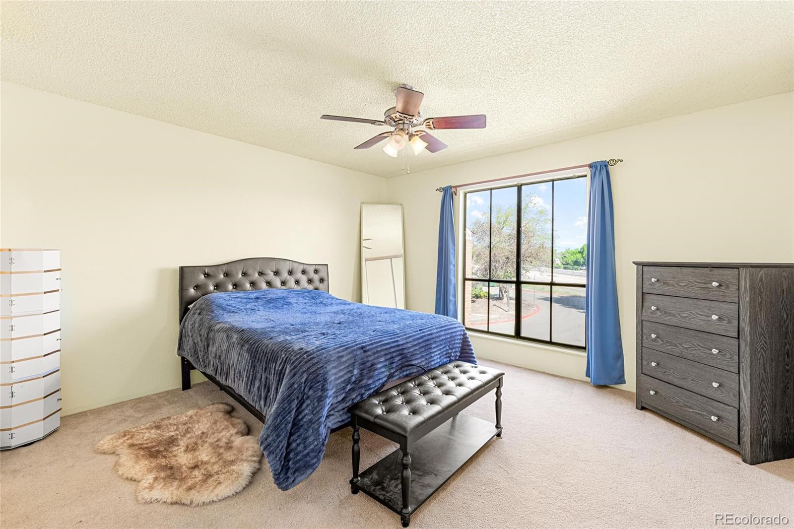 MLS Image #13 for 3550 s harlan street,denver, Colorado