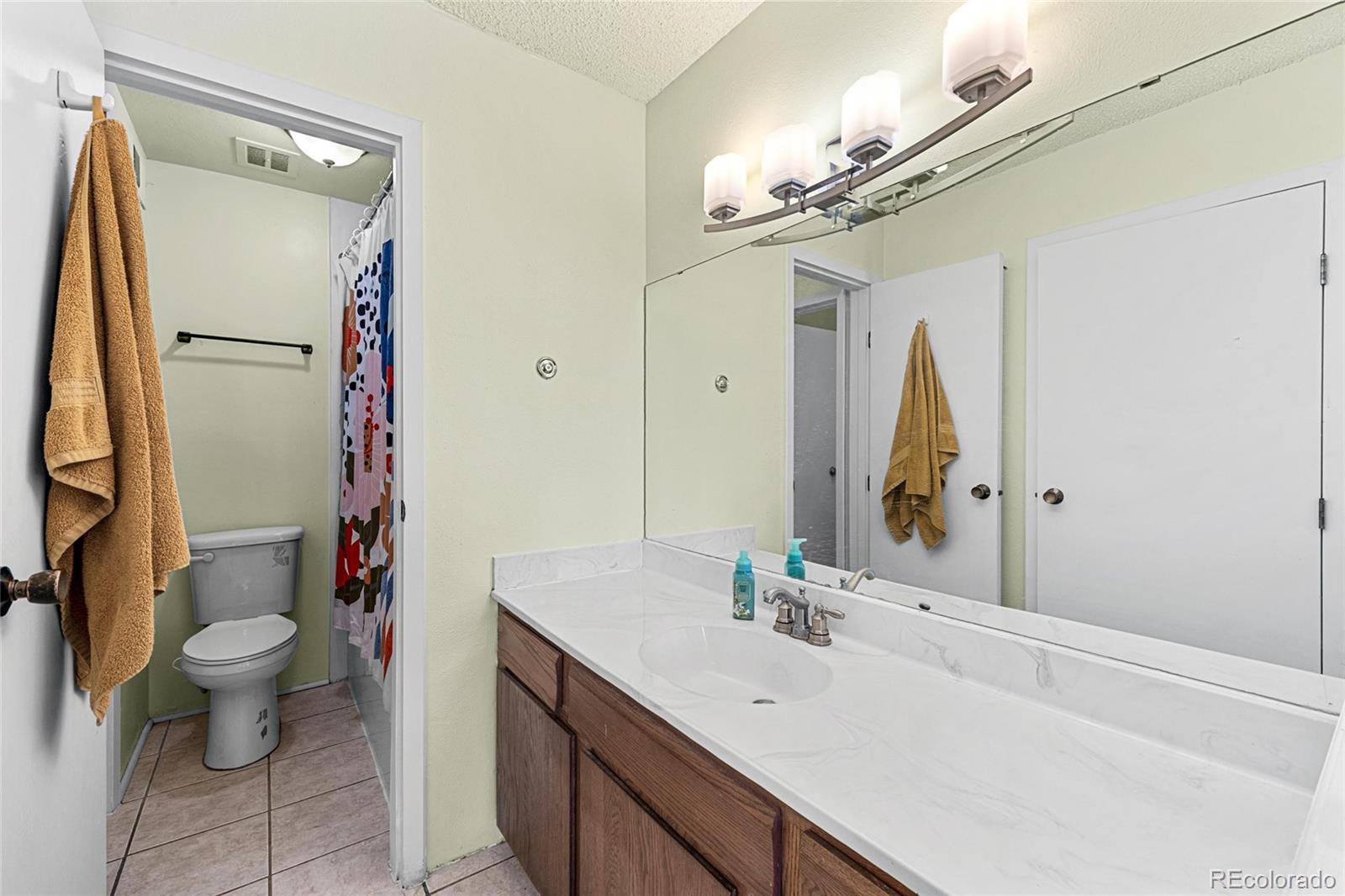 MLS Image #17 for 3550 s harlan street,denver, Colorado