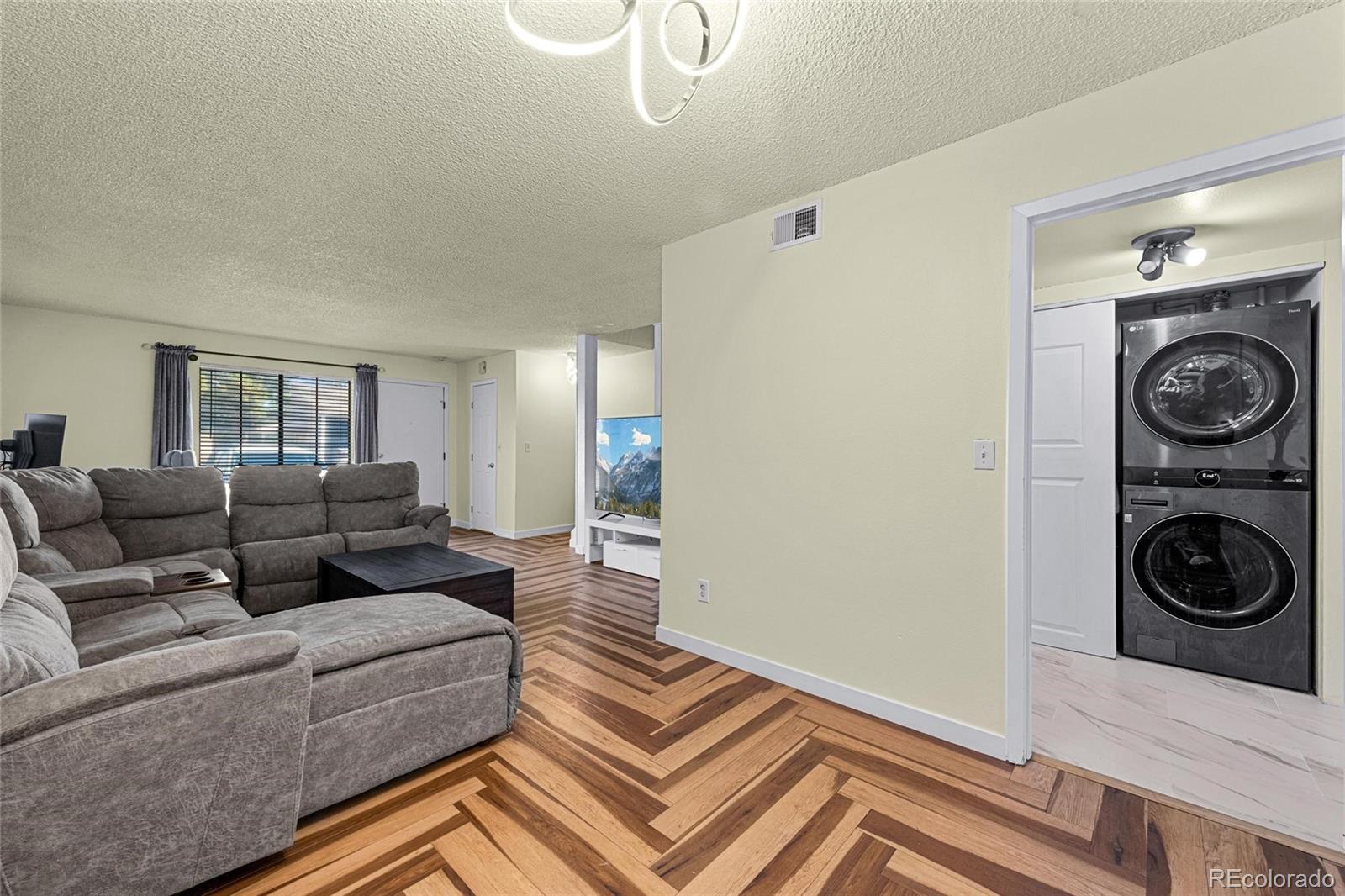 MLS Image #8 for 3550 s harlan street,denver, Colorado