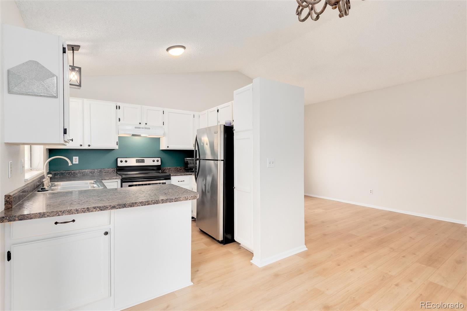 MLS Image #12 for 19034 e carmel circle,aurora, Colorado
